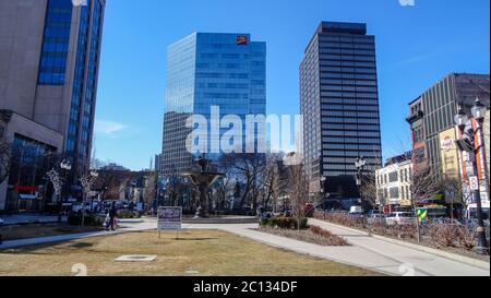 Waterfalls in the Canadian city of Hamilton, Ontario. Incredible forest, winter and spring weather, wonderful places to relax Stock Photo