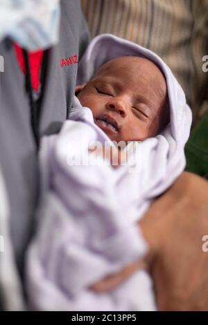 DHAKA, BANGLADESH 16th August : Suraiya infant who was took bullet in mother’s womb shifted to her mother at Dhaka Medical College Hospital, Banglades Stock Photo