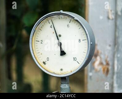 pressure gauge for gas pressure vessel in the factory Stock Photo - Alamy