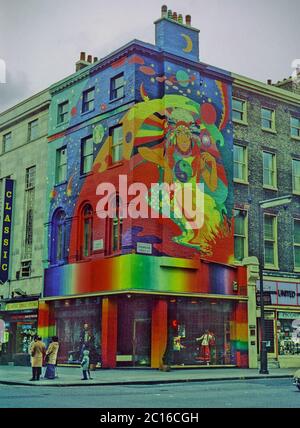 beatles-apple-boutique-2c16cgh.jpg