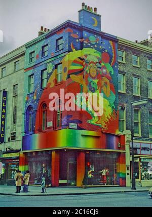 beatles-apple-boutique-2c16cj9.jpg