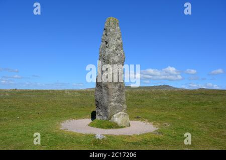 Merrivale Menhir Standing Stone, prehistoric antiquity associated with the Neolithic to Middle Bronze Age settlement site. Merrivale Stock Photo