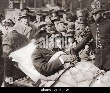 Sir Winston Churchill, seen here in 1932 leaving the Beaumont Street nursing home, after suffering an attack of Paratyphoid.  Sir Winston Leonard Spencer-Churchill, 1874 – 1965. British politician, army officer, writer and twice Prime Minister of the United Kingdom. Stock Photo