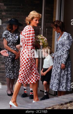 Diana, Princess of Wales visit to The Royal College Of Art. London. England, UK.  21st July 1989 Stock Photo