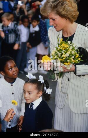 HRH, Diana, Princess of Wales. visits the London Lighthouse Centre for AIDS Patients, London, England. October 5 1989 Stock Photo
