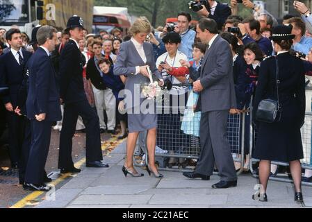 Diana, Princess of Wales attends the Women of the World Awards Luncheon at the Grosvenor House Hotel, Park Lane, London. UK. October 16 1989 Stock Photo