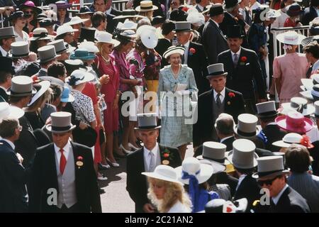 The Queen Walking Through The Crowds At Ascot Races, Berkshire, England, UK. 1989 Stock Photo