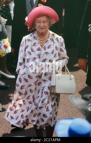 HM Queen Elizabeth the Queen Mother attending Royal Ascot, Berkshire, England, UK. Circa 1989 Stock Photo