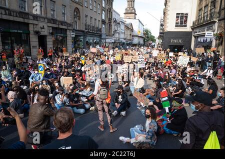 Oxford, UK. 16th June, 2020. Black Lives Matter protest through Oxford to build pressure on Oxford University to remove the statue of the slave trader Cecil Rhodes from Oriel College. Credit: Andrew Walmsley/Alamy Live News Stock Photo