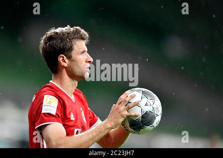 Bremen, Germany. 16th June, 2020. Football: Bundesliga, Werder Bremen - FC Bayern Munich, 32nd matchday at the Wohninvest Weser Stadium. Bavaria's Thomas Müller. Credit: Martin Meissner/AP-Pool/dpa - IMPORTANT NOTE: In accordance with the regulations of the DFL Deutsche Fußball Liga and the DFB Deutscher Fußball-Bund, it is prohibited to exploit or have exploited in the stadium and/or from the game taken photographs in the form of sequence images and/or video-like photo series./dpa/Alamy Live News Stock Photo