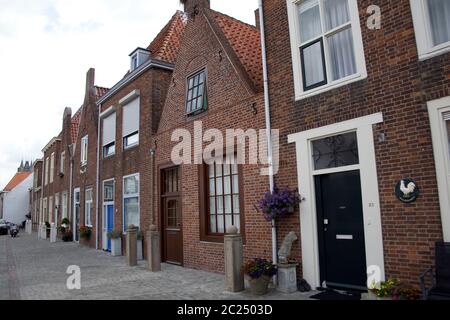 typische Wohnhäuser in Holland, Sluis, Zeeland, Niederlande Stock Photo