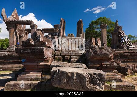 Preah Preah Vihear Temple is an ancient Hindu temple that is situated atop a ...
