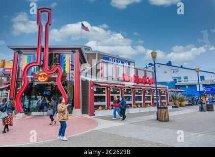 Hard Rock Cafe on Pier 39 Stock Photo - Alamy
