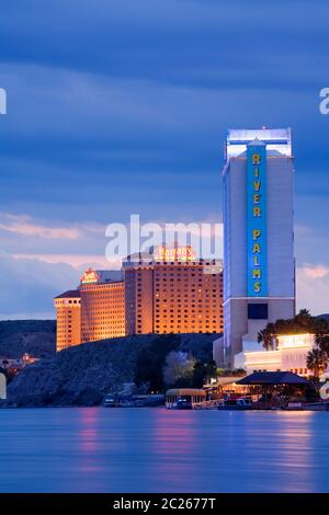 River Palms & Harrah's Casinos on the Colorado River, Laughlin City, Nevada, USA Stock Photo