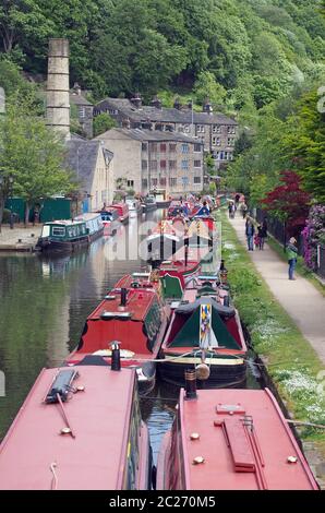 people at the narrow boats club gathering held on the may bank holiday on the rochdale canal at hebden bridge in west yorkshire Stock Photo