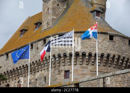 The castle of Duchess Anne of Brittany in the walled city houses the town hall and the museum of history of the city and Ethnography of the country of Stock Photo