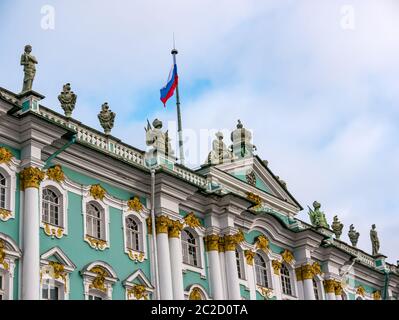 Winter Palace roofline with classical sculptures, The Hermitage, St Petersburg, Russia Stock Photo