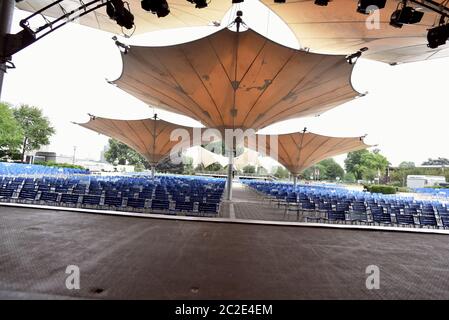 Cologne, Germany. 17th June, 2020. The numbered seats in the Cologne Tanzbrunnen at PK for the restart of the open air concert season according to the current Corona specifications. Credit: Horst Galuschka/dpa/Alamy Live News Stock Photo