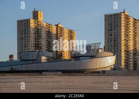 Sunrise at New York Aquarium on the beach in Coney Island New York City Stock Photo