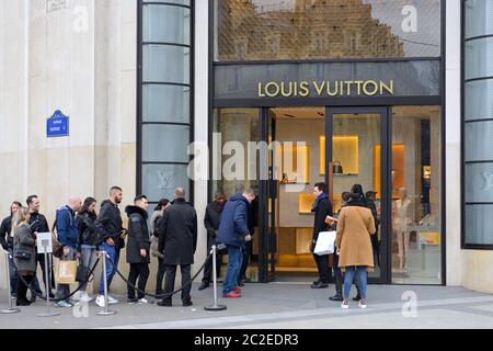 Louis Vuitton Champs Elysees Store Paris Editorial Stock Photo - Image of  window, showcase: 68892688