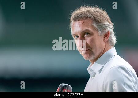 Bremen, Germany, 16th June 2020  Frank Baumann (Geschäftsführer Fußball Werder Bremen)  SV WERDER BREMEN - FC BAYERN MUENCHEN in 1. Bundesliga 2019/2020, matchday 32. © Peter Schatz / Alamy Live News / gumzmedia/nordphoto/ Pool   - DFL REGULATIONS PROHIBIT ANY USE OF PHOTOGRAPHS as IMAGE SEQUENCES and/or QUASI-VIDEO -   National and international News-Agencies OUT  Editorial Use ONLY Stock Photo
