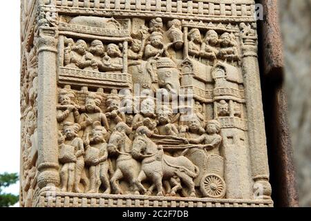 Depiction of life of king and his subjects on stone pillar at Stupa in Sanchi, near Bhopal, Madhya Pradesh, India, Asia Stock Photo