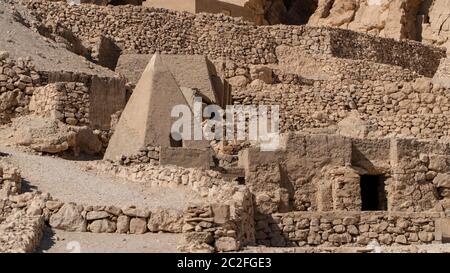 Luxor, Egypt: Deir el-Medina, is an ancient Egyptian village which was home to the artisans who worked on the tombs in the Valley of the Kings during Stock Photo