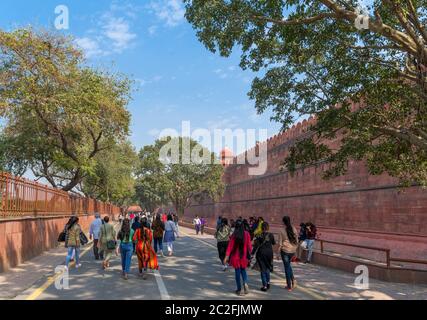 Road alongside the walls of the Red Fort, Delhi, India Stock Photo