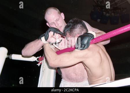 Tokyo, Japan. 20th Apr, 1995. Gerard Gordeau, Yuki Nakai MMA : Vale Tudo Japan at Nippon Budokan in Tokyo, Japan . Credit: Yukio Hiraku/AFLO/Alamy Live News Stock Photo