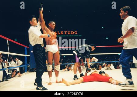 Tokyo, Japan. 20th Apr, 1995. Rickson Gracie MMA : Vale Tudo Japan at Nippon Budokan in Tokyo, Japan . Credit: Yukio Hiraku/AFLO/Alamy Live News Stock Photo