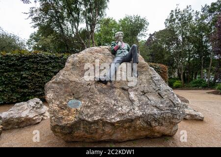 The Oscar Wilde Memorial Sculpture by sculptor Danny Osborne at Merrion Square, Dublin, Republic of Ireland, Europe Stock Photo