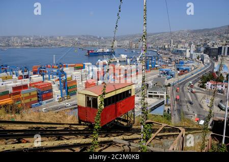 Chile Valparaiso - Artilleria funicular railway and Port of Valparaiso Stock Photo