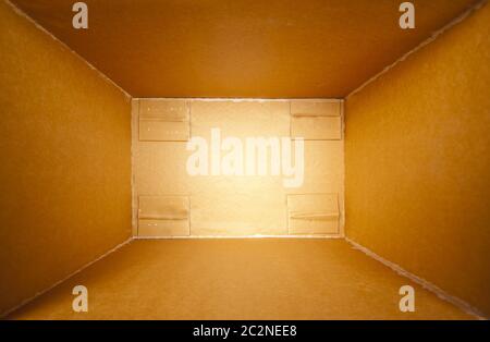 Cardboard Box Openview Big cardboard open delivery box. Perspective view Stock Photo - Alamy