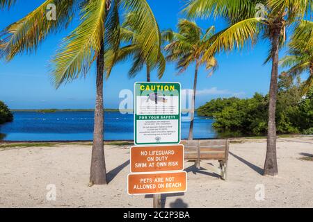 Warning sign in Florida Keys - Caution crocodiles Stock Photo