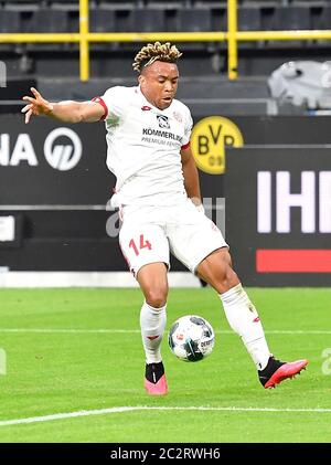 Dortmund, Germany, 17th June 2020,  Pierre KUNDE l. (MZ) at the 1.Bundesliga match  BORUSSIA DORTMUND - 1.FSV MAINZ 05 in season 2019/2020 am matchday 32. BVB Foto: © Peter Schatz / Alamy Live News / Elmar Kremser/SVEN SIMON/Pool   - DFL REGULATIONS PROHIBIT ANY USE OF PHOTOGRAPHS as IMAGE SEQUENCES and/or QUASI-VIDEO -   National and international News-Agencies OUT  Editorial Use ONLY Stock Photo