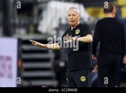 Dortmund, Germany, 17th June 2020,  BVB Trainer , Coach , Lucien Favre geste at the 1.Bundesliga match  BORUSSIA DORTMUND - 1.FSV MAINZ 05 in season 2019/2020 am matchday 32. BVB Foto: © Peter Schatz / Alamy Live News / Jürgen Fromme / firosportphoto / POOL   - DFL REGULATIONS PROHIBIT ANY USE OF PHOTOGRAPHS as IMAGE SEQUENCES and/or QUASI-VIDEO -   National and international News-Agencies OUT  Editorial Use ONLY Stock Photo