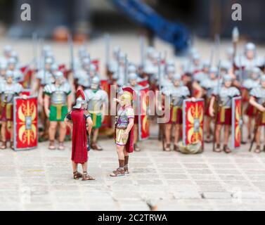 miniature roman soldiers