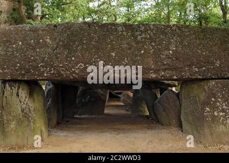 Dolmen La Roche-aux-Fees - Fairies Rock - one the most famous and largest neolithic dolmens in Brittany, France Stock Photo