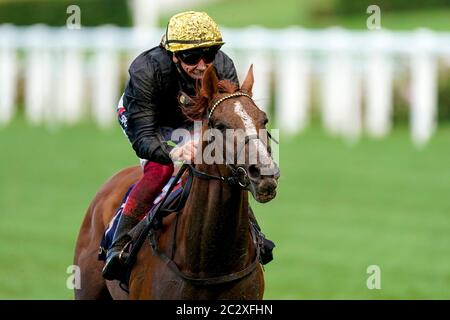 Stradivarius ridden by Frankie Dettori wins the Gold Cup during day three of Royal Ascot at Ascot Racecourse. Stock Photo