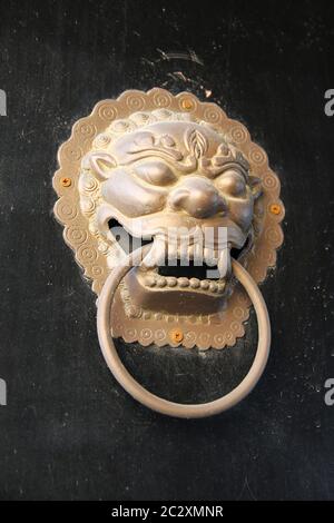 6.9x10.9cm Chinese Old Bronze Fierce Majestic Lion's Head Lion Door Knocker 