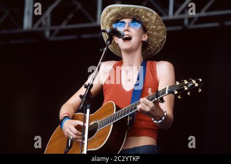 Beth Orton performing at the Glastonbury Festival 1999, Worthy Farm, Somerset, England, United Kingdom. Stock Photo