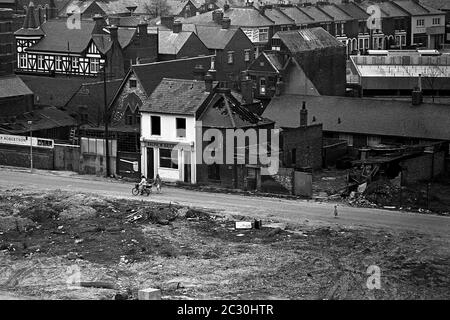 AJAXNETPHOTO. 10TH OCTOBER, 1968. PORTSMOUTH, ENGLAND. - CHANGING SKYLINE - LOOKING TOWARD RIVER STREET AND SOMERS ROAD. PHOTO:JONATHAN EASTLAND/AJAX REF:3568138 12A 31A Stock Photo