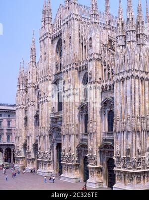 Duomo di Milano (Milan Cathedral), Piazza del Duomo, Milano (Milan), Lombardy Region, Italy Stock Photo