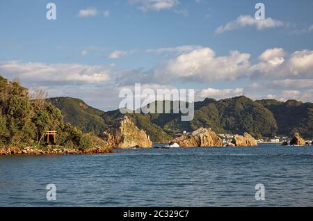 Hashigui-iwa (Bridge Pillar Rocks) at the Kushimoto. Wakayama prefecture. Honshu. Japan Stock Photo