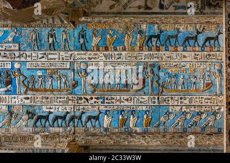 Hieroglyphic carvings in ancient egyptian temple Stock Photo