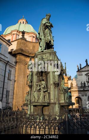 Die Kreuzherrenkirche ist ein Kirchengebäude in der tschechischen Hauptstadt Prag und gehört zur Prager Altstadt. Stock Photo