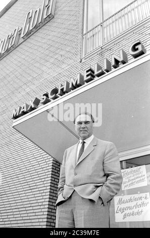 Max Schmeling at his company in 1966. He operated a chief agency for Coca Cola products in Hamburg-Bramfeld. Stock Photo