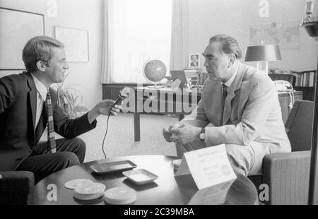 Max Schmeling at his company in 1966. He operated a chief agency for Coca Cola products in Hamburg-Bramfeld. Stock Photo