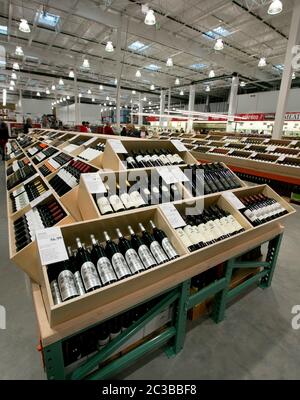 Cedar Park Texas USA, November 22 2013: Wine display at newly opened Costco warehouse club in a fast-growing Austin suburb.   ©Marjorie Kamys Cotera/Daemmrich Photography Stock Photo