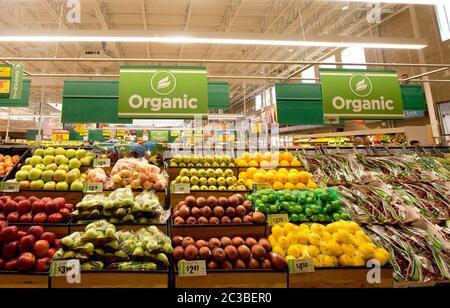 Austin Texas USA, October 28 , 2015: Large selection of organic fruits and vegetables on display in produce section of grocery store. ©Marjorie Kamys Cotera/Daemmrich Photography Stock Photo